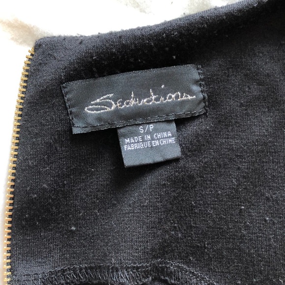 simple black dress - Picture 4 of 4